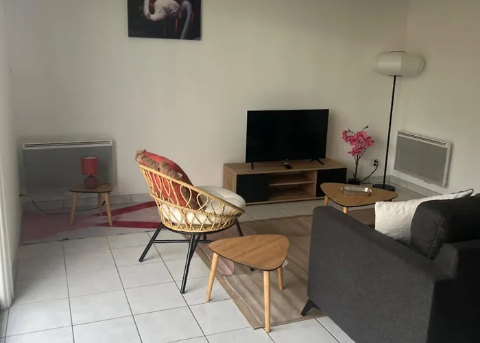 Les Flamants Roses بيت للعطل